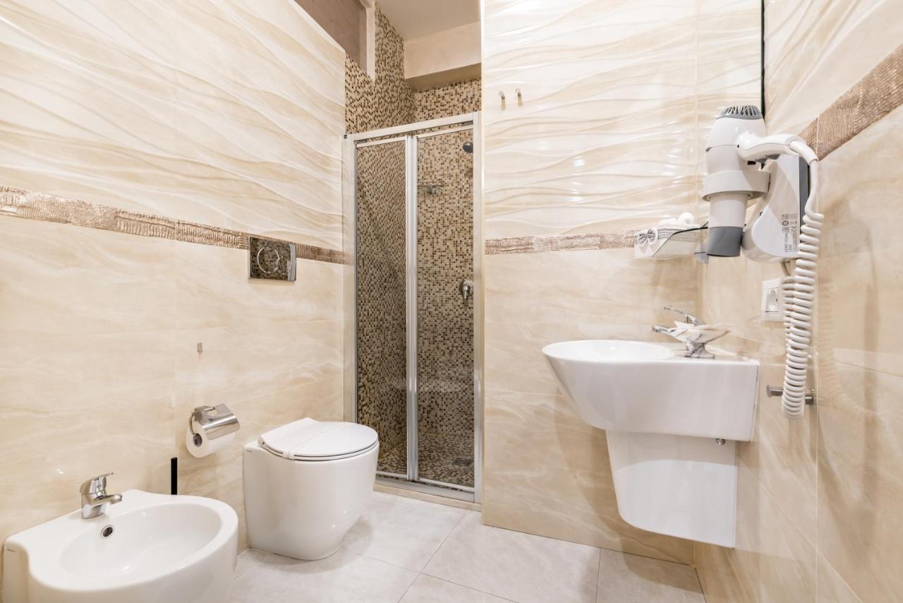 Guest house Gold House 2 *